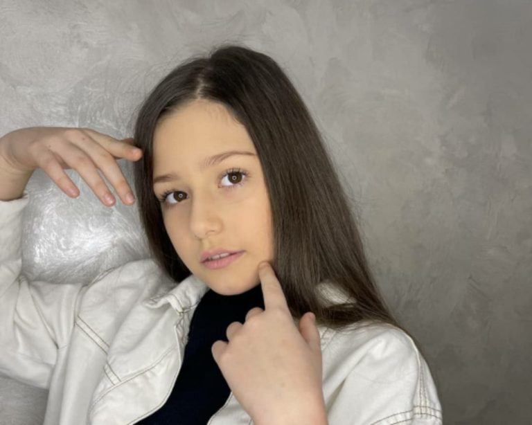 Юна франківська співачка Маргарита Кос змагається за звання Mini Miss West Ukraine