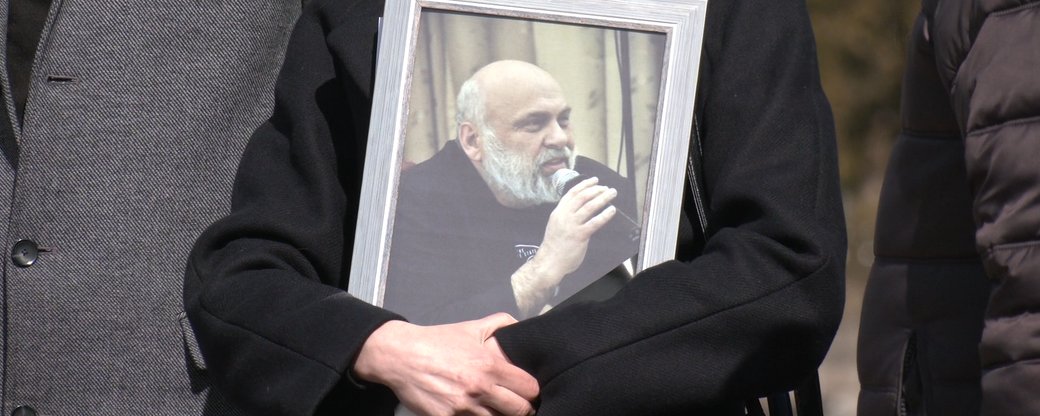 У Франківську на Алеї слави поховали президента клубу ерудитів Володимира Макарова