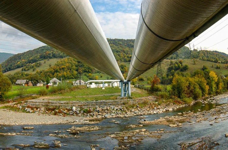На межі Прикарпаття та Буковини реконструюють газопровід