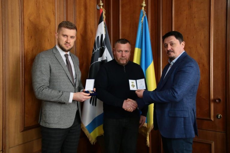 Очільник ДП “Дороги Прикарпаття” отримав найвищу нагороду Франківщини (ФОТОФАКТ)