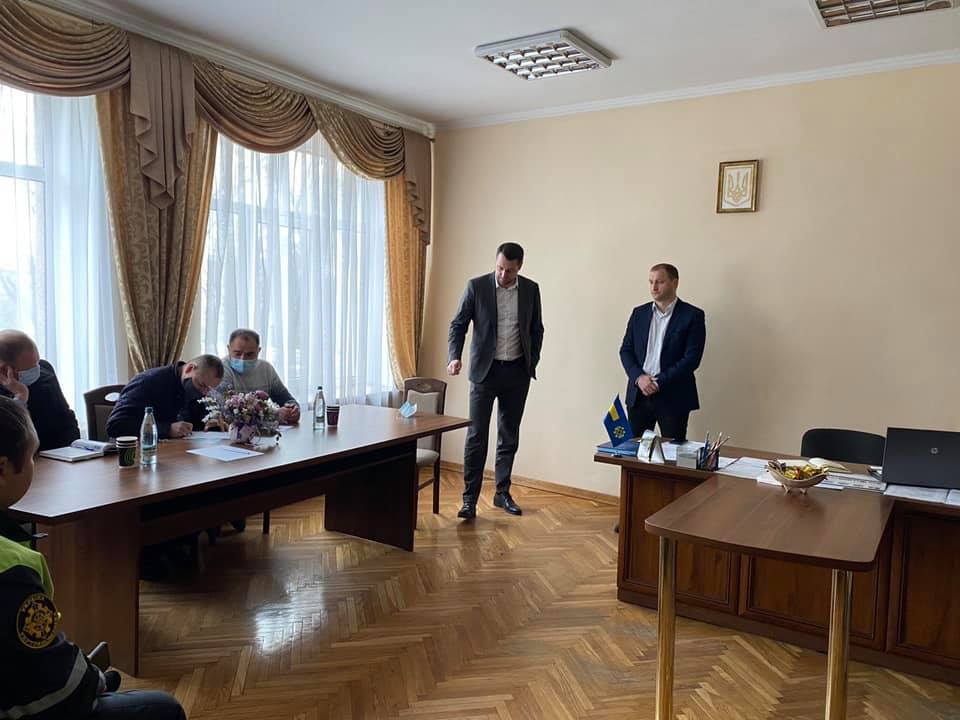 Кришування перегрузів – табу: на Прикарпатті зі скандалом звільнили працівників Укртрансбезпеки