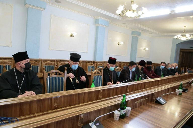 Голова ОДА та представники церков радилися, як під час святкування Великодня не поширювати COVID-19