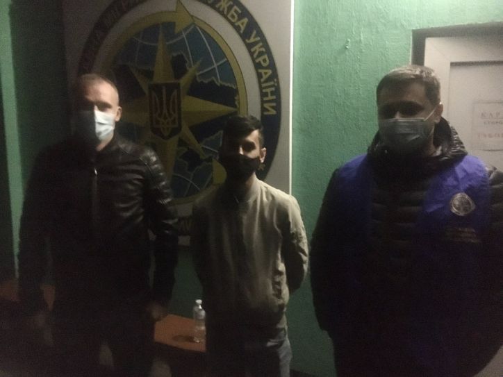 Із Франківська видворили туркмена, який два роки не хотів вертатися на батьківщину (ФОТОФАКТ)