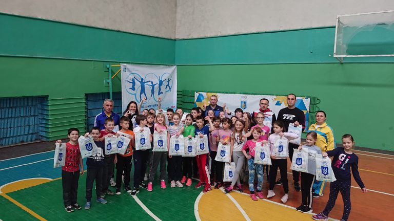 “Роби, як олімпієць”: відомі спортсмени провели урок у школярів ліцею №25 (ФОТО)