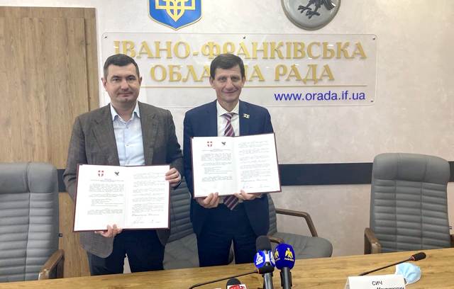 Івано-Франківська і Волинська облради співпрацюватимуть у книговиданні та видобутку надр (ФОТО)