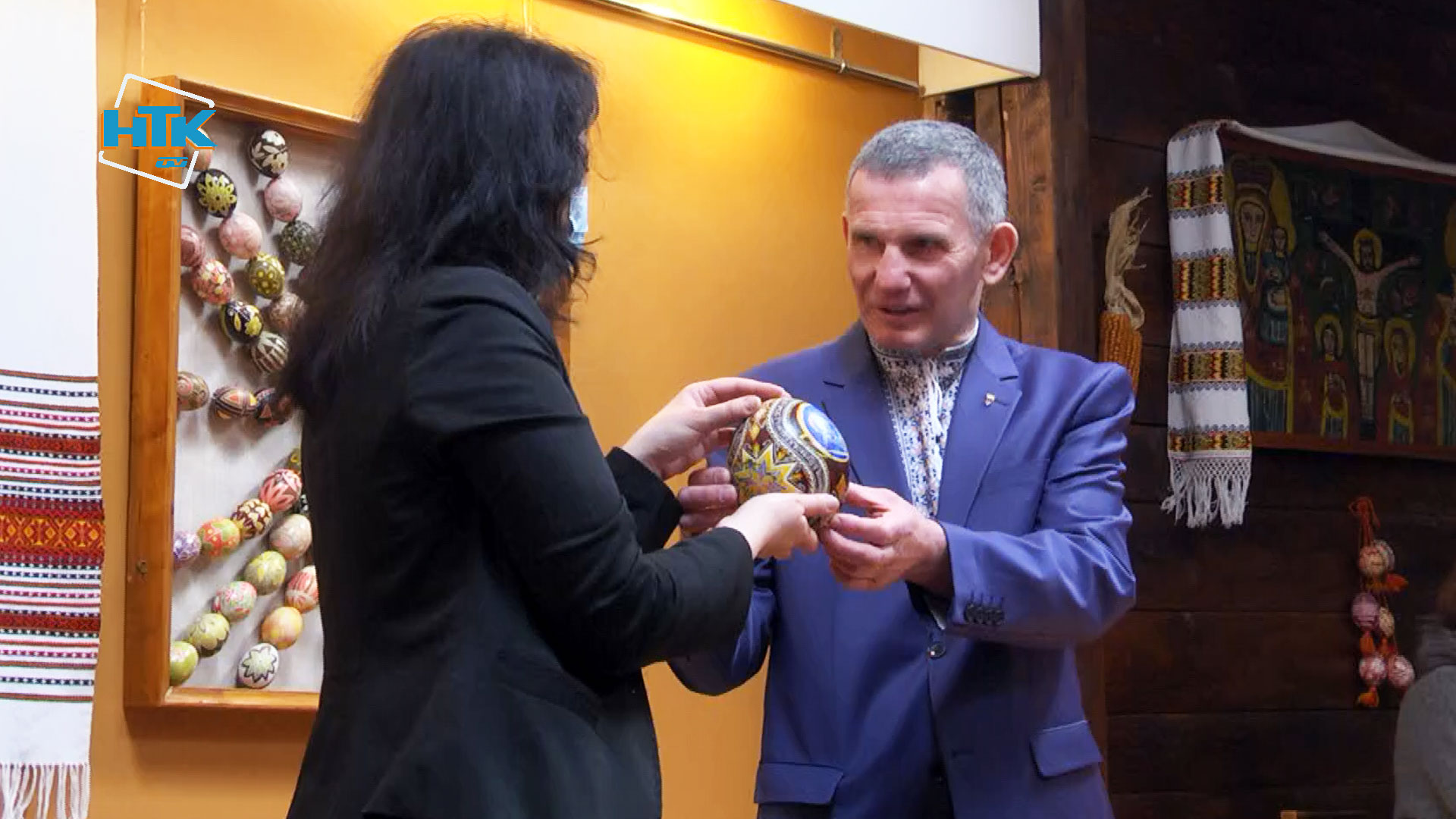 У Коломиї учасники Олімпійських ігор розписали писанку (ВІДЕО)