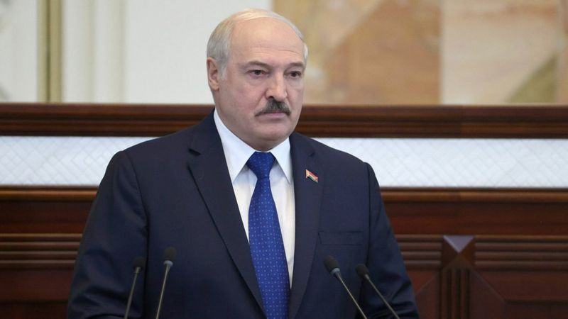 Літак розвернули біля АЕС. Лукашенко вперше прокоментував посадку рейсу Ryanair