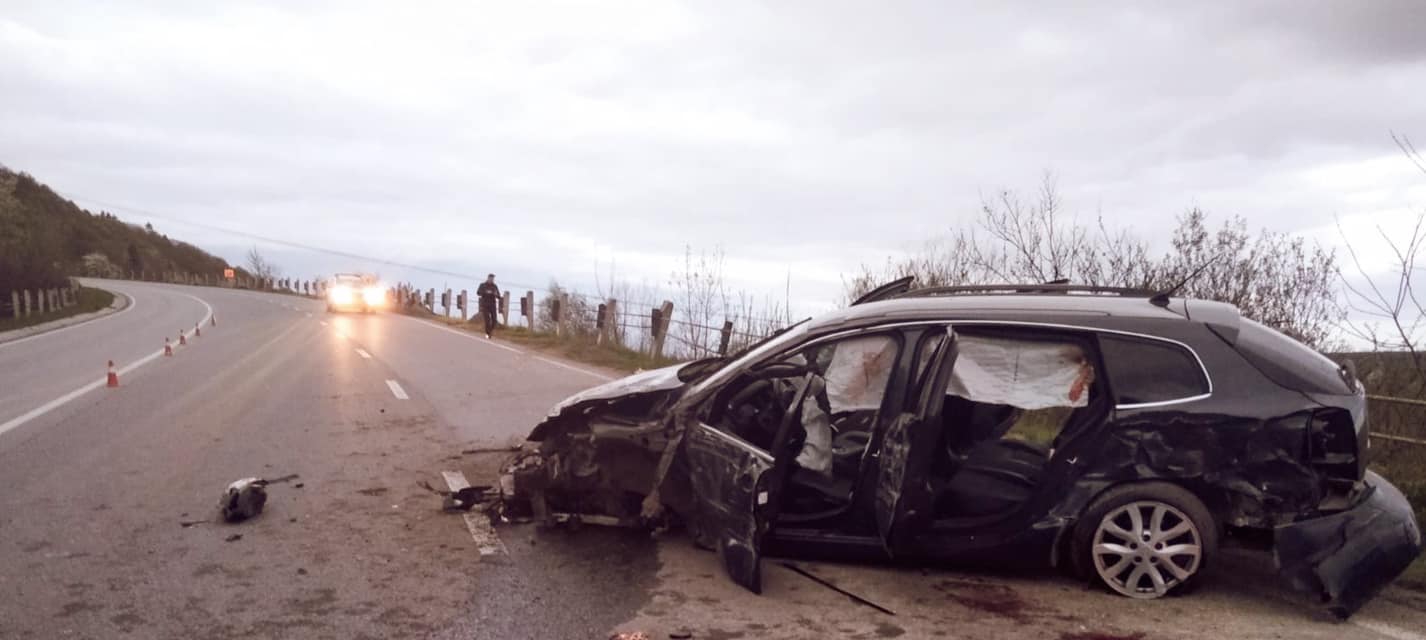 У Крилосі п’яний водій врізався у відбійник, загинув пасажир (ФОТО, ВІДЕО)