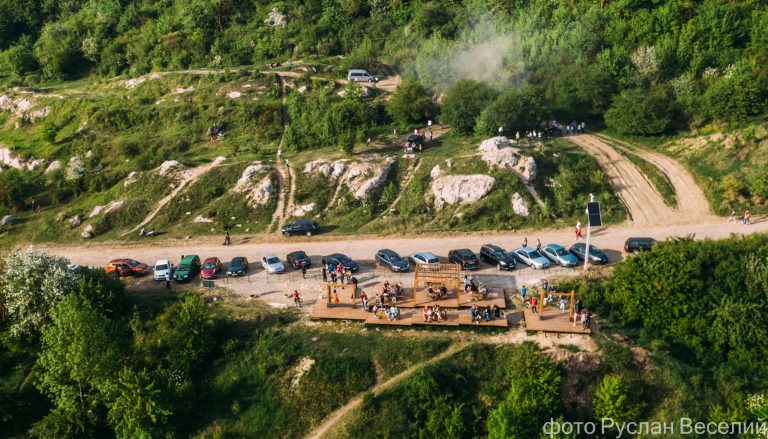 Зробили красиво, але про смітники і туалети забули: франківці про нову відпочинкову зону у Вовчинці