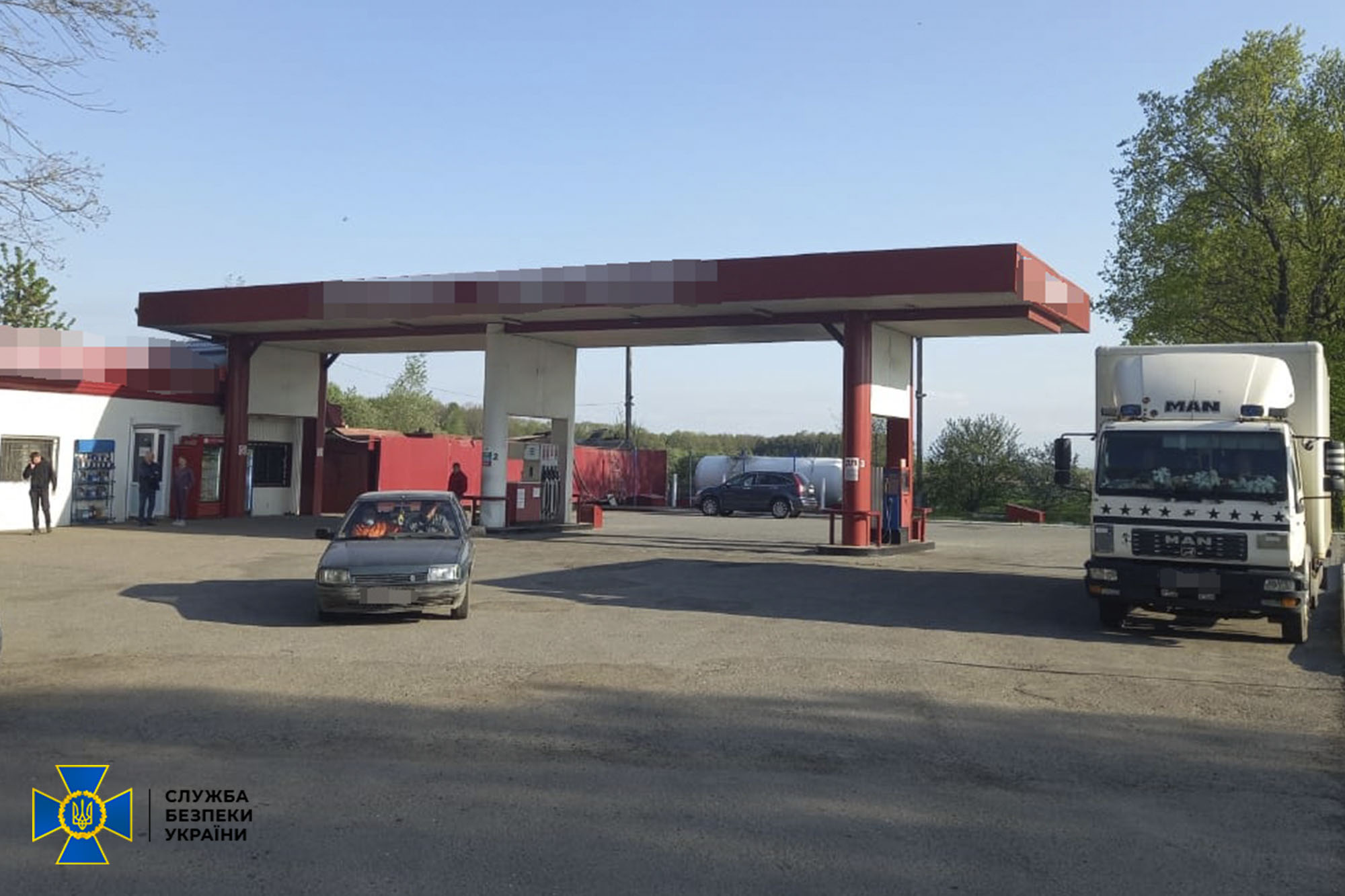 СБУ викрила на Франківщині вісім АЗС, на яких продавали пальне з підпільних нафтопереробних заводів (ФОТО)
