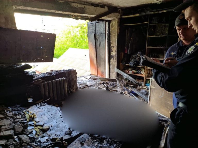 Поліція розслідує обставини ранкової пожежі у Франківську (ФОТО)