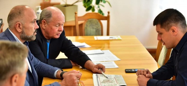 Дороги та школи: Едуард Прощук окреслив, які проблеми треба розв’язувати на Рогатинщині першочергово