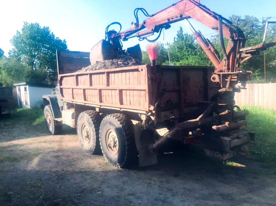 На Косівщині чоловік незаконно видобував гравій: залишився без “наритого” і транспорту (ФОТО)