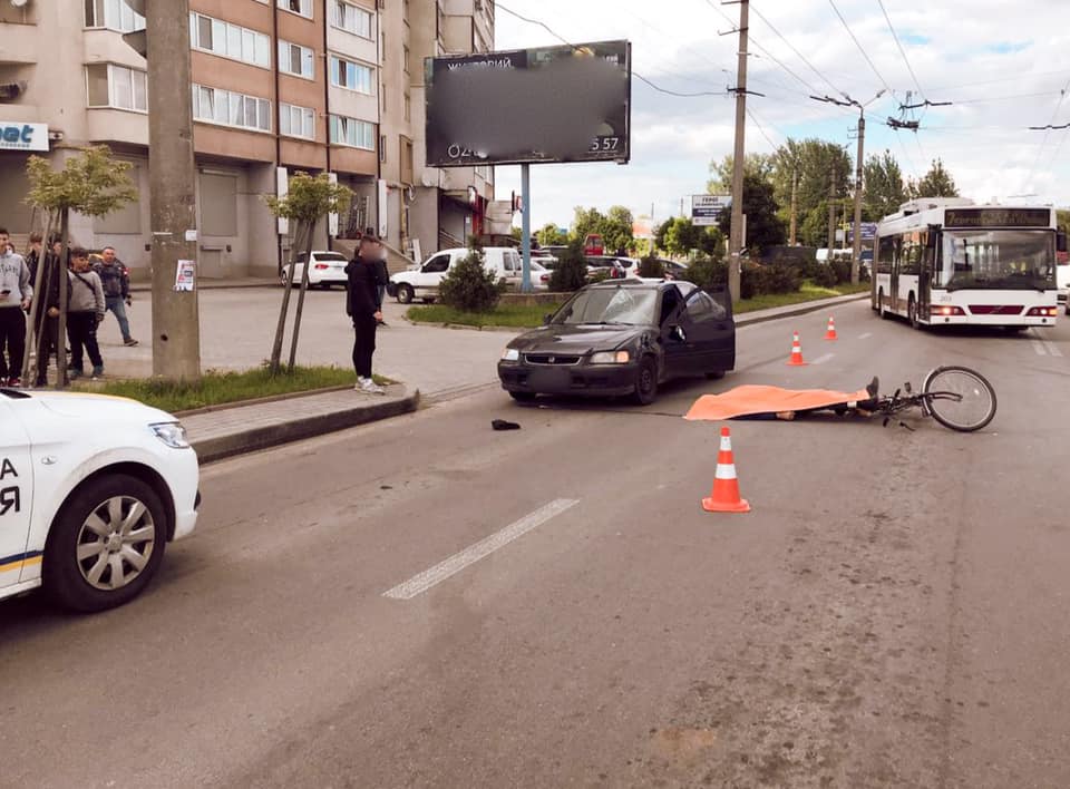 На Івасюка велосипедист потрапив під колеса авто: чоловік не вижив (ФОТО, ВІДЕО, ДОПОВНЕНО)