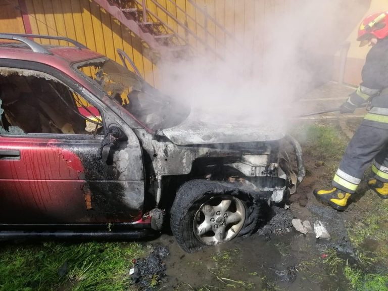 В Коломиї горів «Land Rover» (ФОТО)