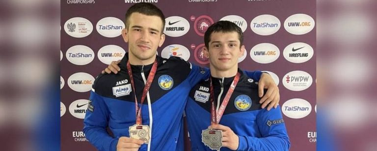 Двоє прикарпатців потрапили у ТОП-5 борців світу