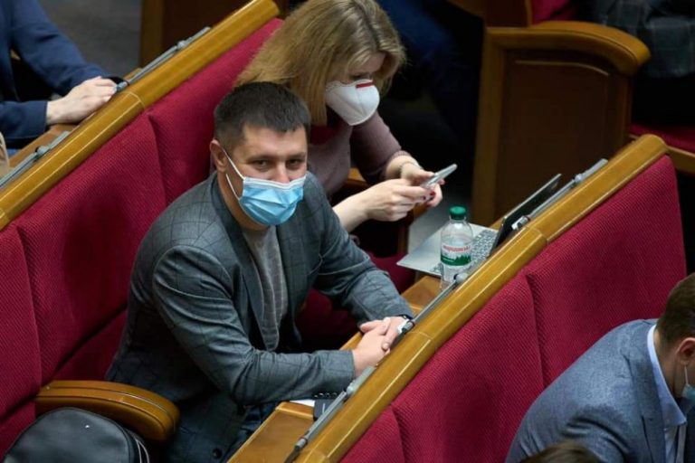 Едуард Прощук звернувся до Степанова щодо повної виплати зарплати медикам гірських районів