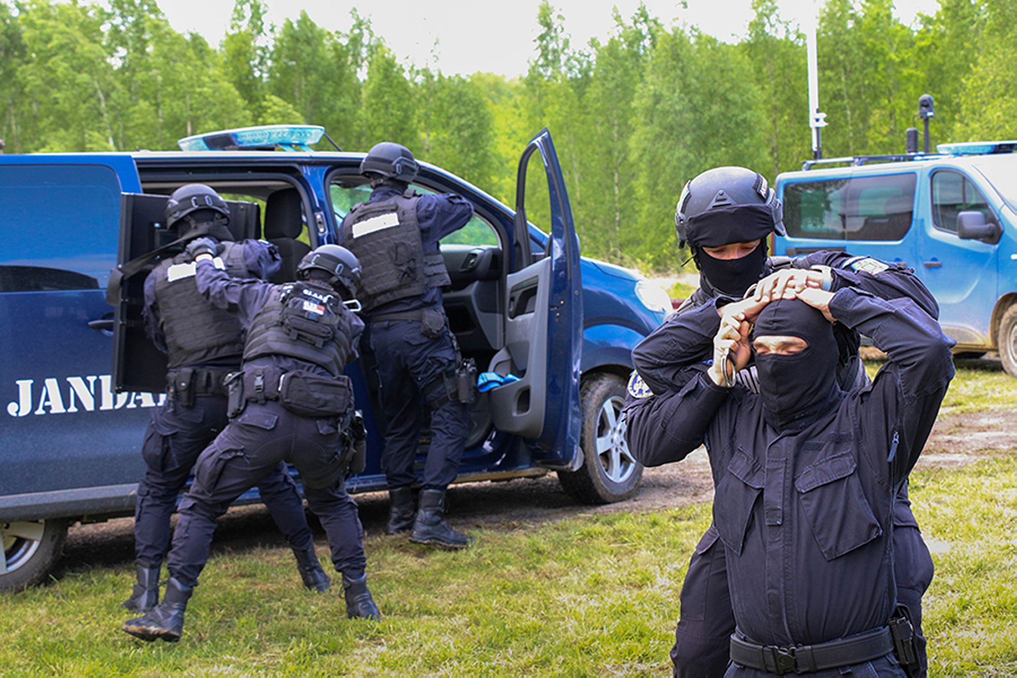 На Франківщині нацгвардійці разом із румунськими жандармами провели спільні навчання (ФОТО, ВІДЕО)