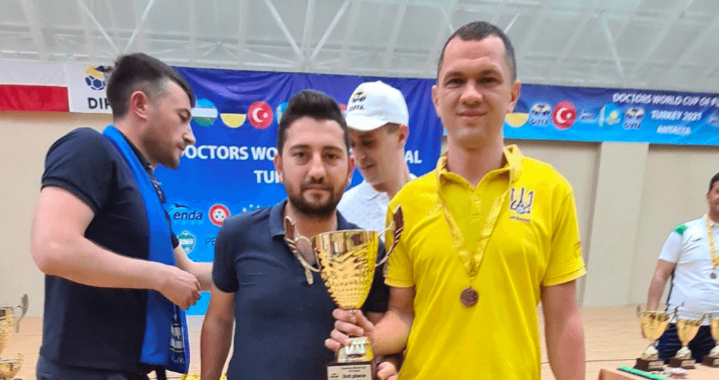 Українські лікарі під капітанством франківця вибороли “бронзу” на світовому чемпіонаті по футзалу (ФОТО)