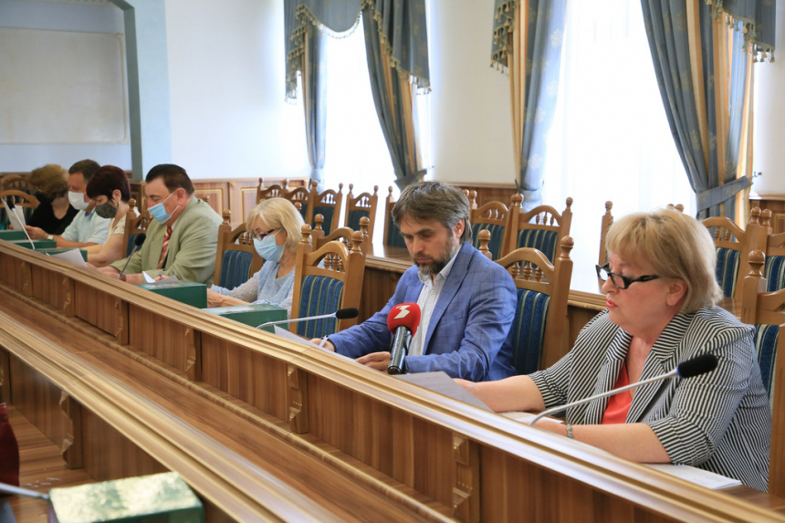 В ОДА таємним голосуванням обрали книги, які надрукують за бюджетні кошти