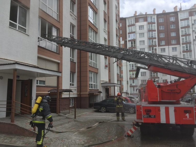 Ймовірно – самогубство: відомі деталі смертельної пожежі в Крихівцях (ФОТО)