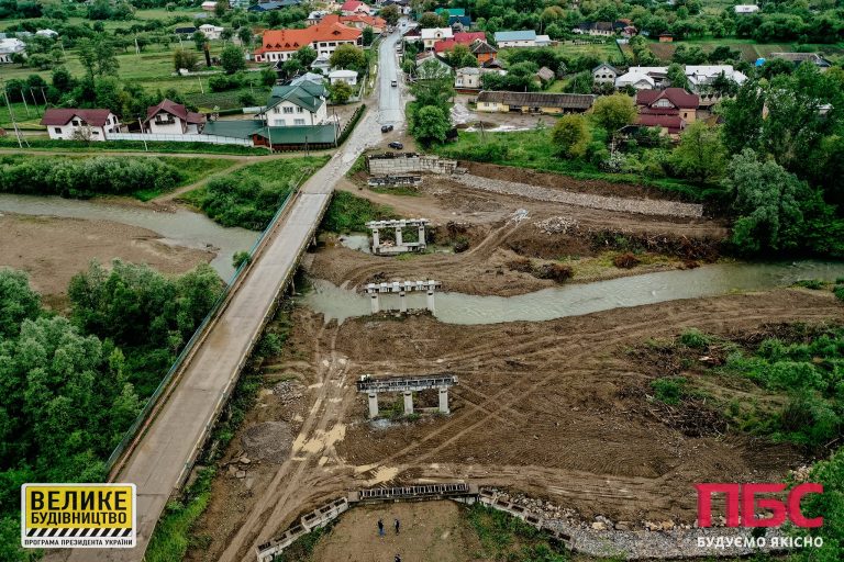 У Рожневі взялися за міст, будівництво якого стартувало понад 10 років тому (ФОТО)