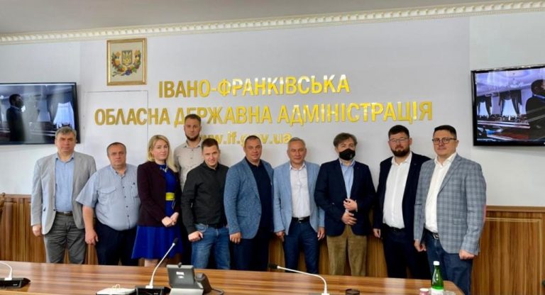 На Прикарпатті планують запустити програму по допомозі людям із залежностями (ФОТО)