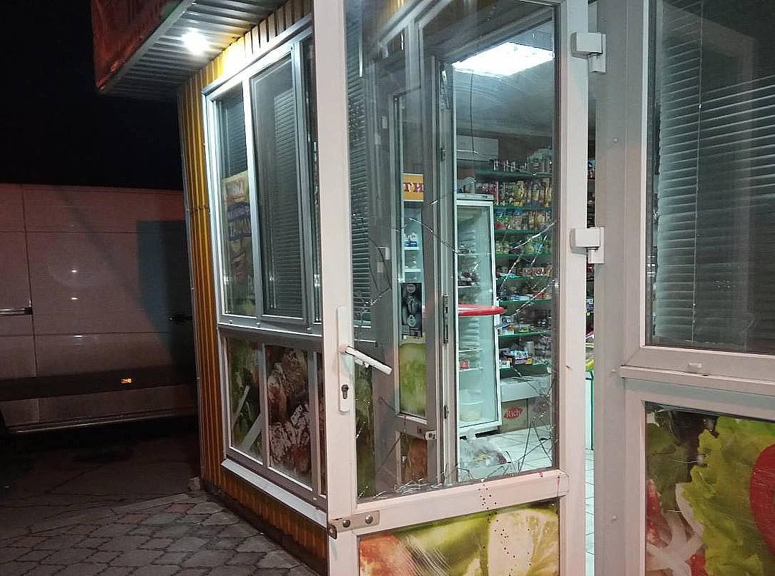 На Коновальця двоє франківців намагалися пограбувати продуктовий магазин – не вийшло (ФОТО)