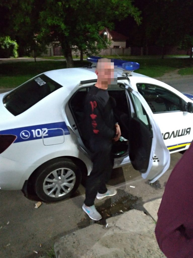 У Калуші злочинець проник у магазин і намагався відкупитися краденим від поліції (ФОТО)