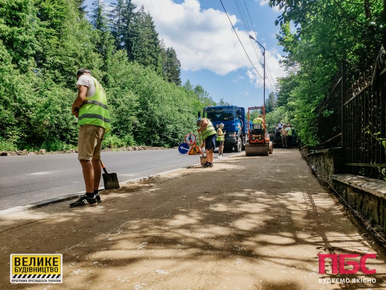 Дорогу державного значення в області продовжують ремонтувати (ФОТО)