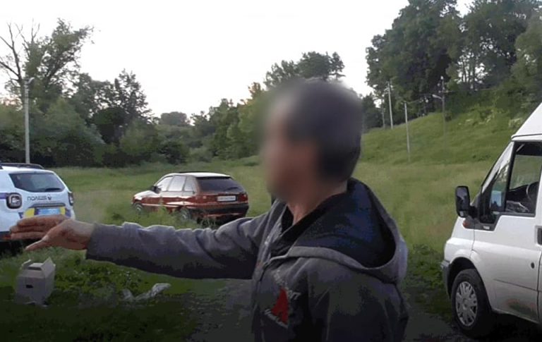 Замотав труп у килим та відтягнув до річки: вбивцю свого товариша судитимуть на Прикарпатті