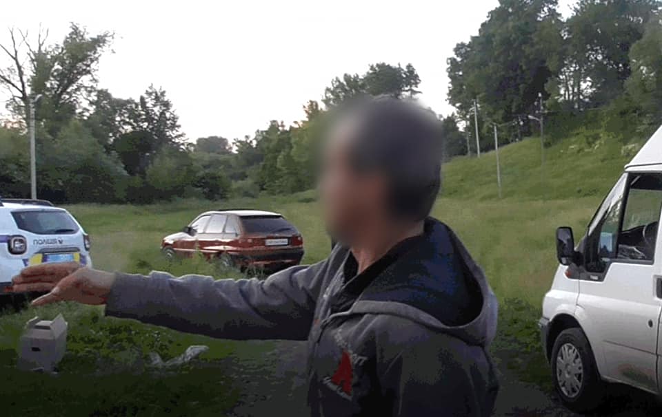 Замотав труп у килим та відтягнув до річки: вбивцю свого товариша судитимуть на Прикарпатті
