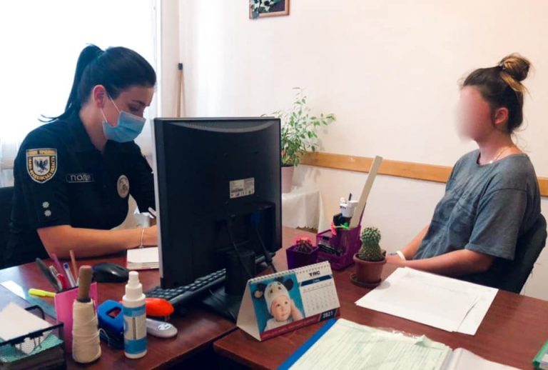 Змінила одяг та зачіску: зниклу 16-річну дівчину знайшли у закинутому будинку зі знайомим (ФОТО)