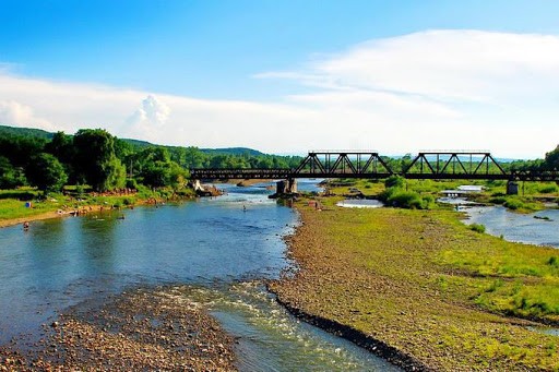 Епідеміологи перевірили воду з джерел у Підгірках та в Лімниці – вона не відповідає вимогам