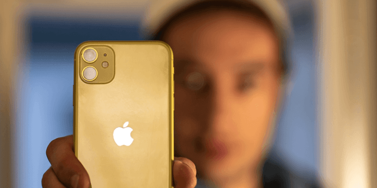 Стало відомо, яких моделей iPhone у світі найбільше