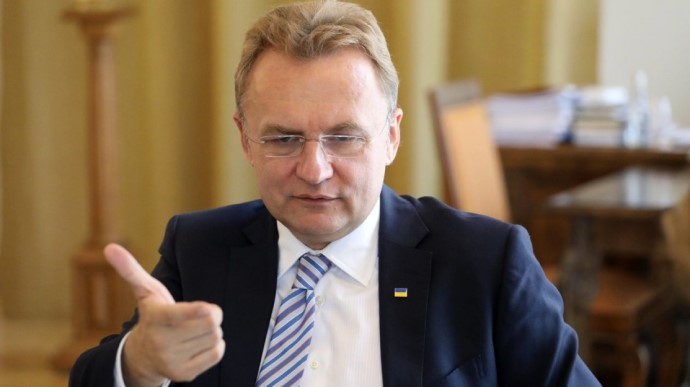 Тисяча доларів: у Львові директорам шкіл суттєво підняли зарплату