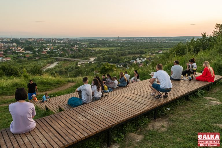 Як виглядає літній вечір у Вовчинецьких горах (ФОТОРЕПОРТАЖ)