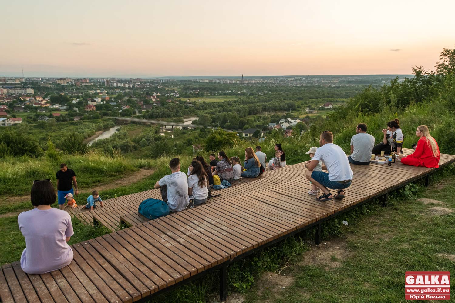 Як виглядає літній вечір у Вовчинецьких горах (ФОТОРЕПОРТАЖ)