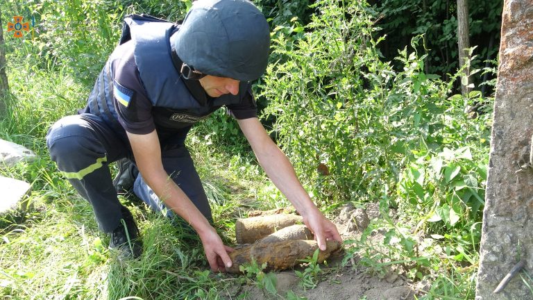 15 застарілих боєприпасів знайшли в Івано-Франківську (ФОТО)
