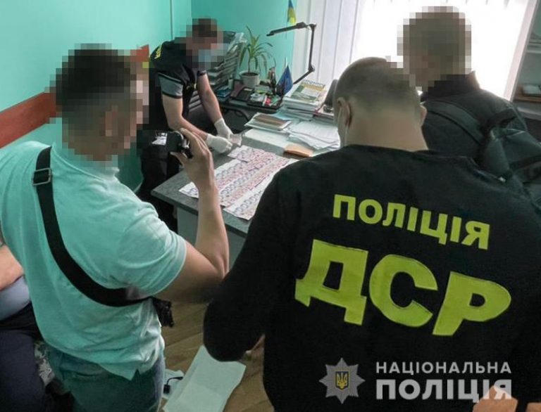 Чиновник Пенсійного фонду Прикарпаття “попався” на тендерних відкатах (ФОТО)
