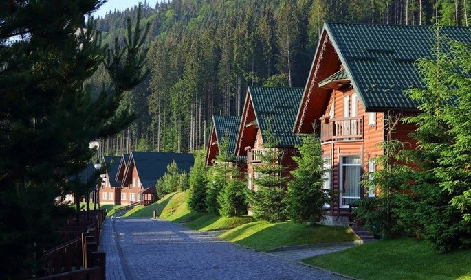 Курорти Прикарпаття уподобали саудівські туристи. Ресторатори друкують меню арабською