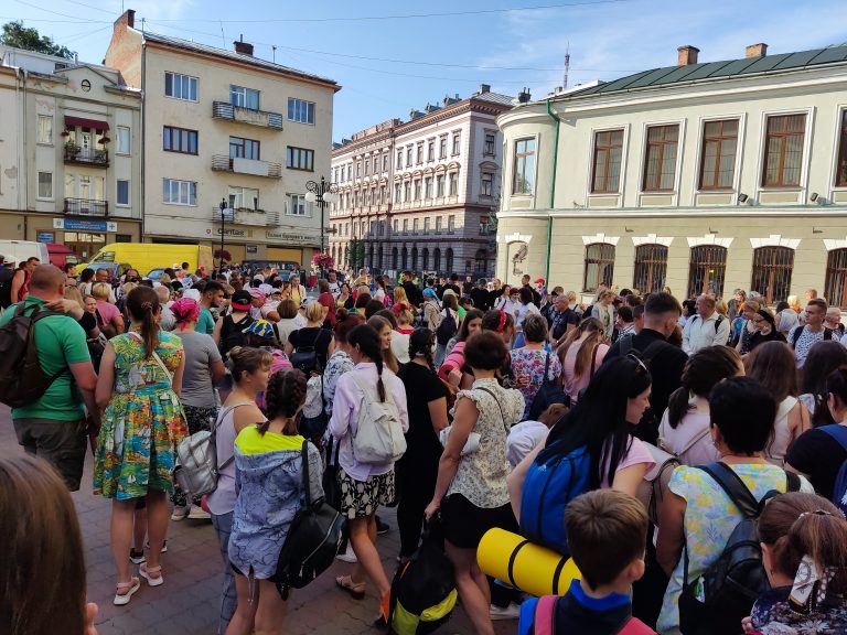 Прочани з Франківська, Калуша та Бурштина вирушили пішою ходою на прощу в Крилос (ФОТО)