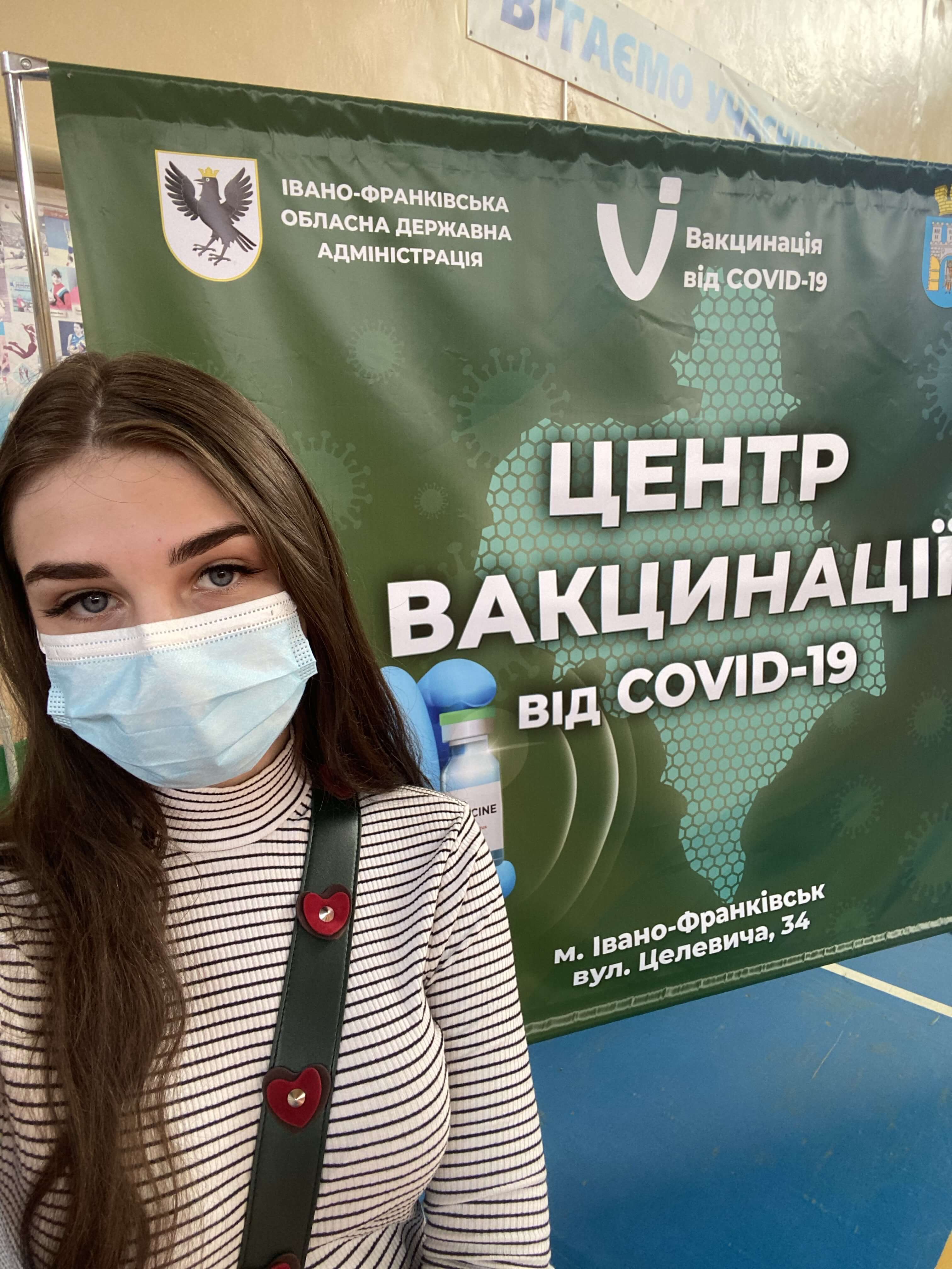 “Не можна допустити, щоб це повторилось” – франківська журналістка про коронавірус, смерть рідних та вакцинацію