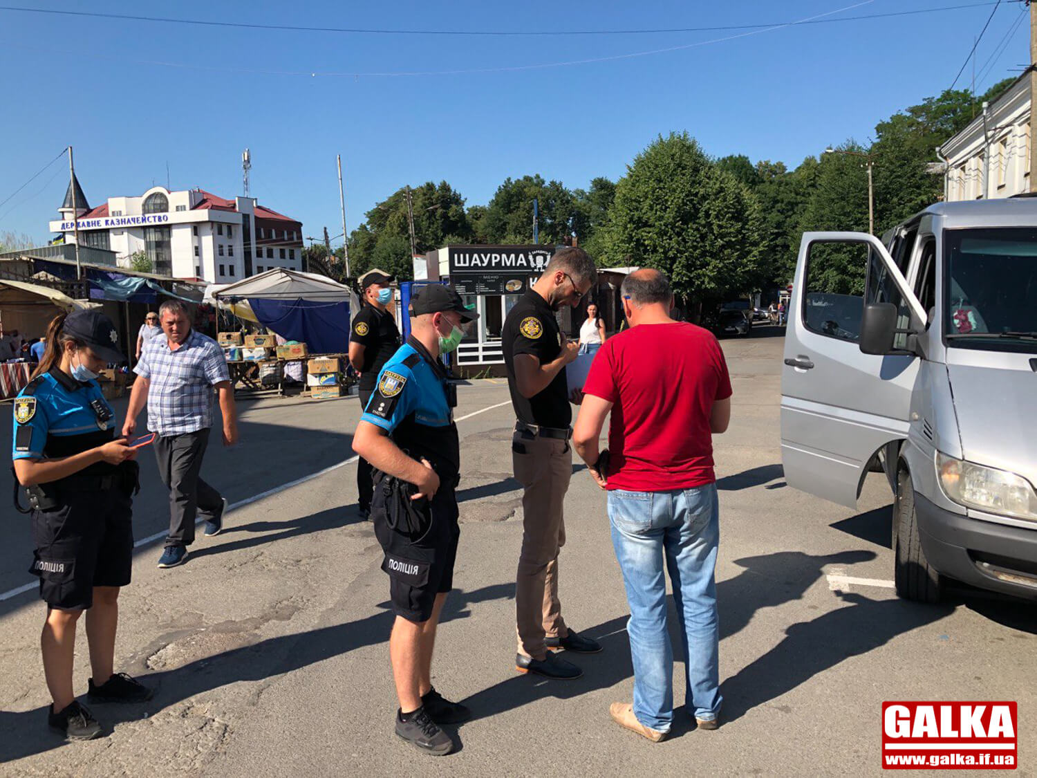 У центрі Франківська шукали нелегальних перевізників – і знайшли (ФОТО)