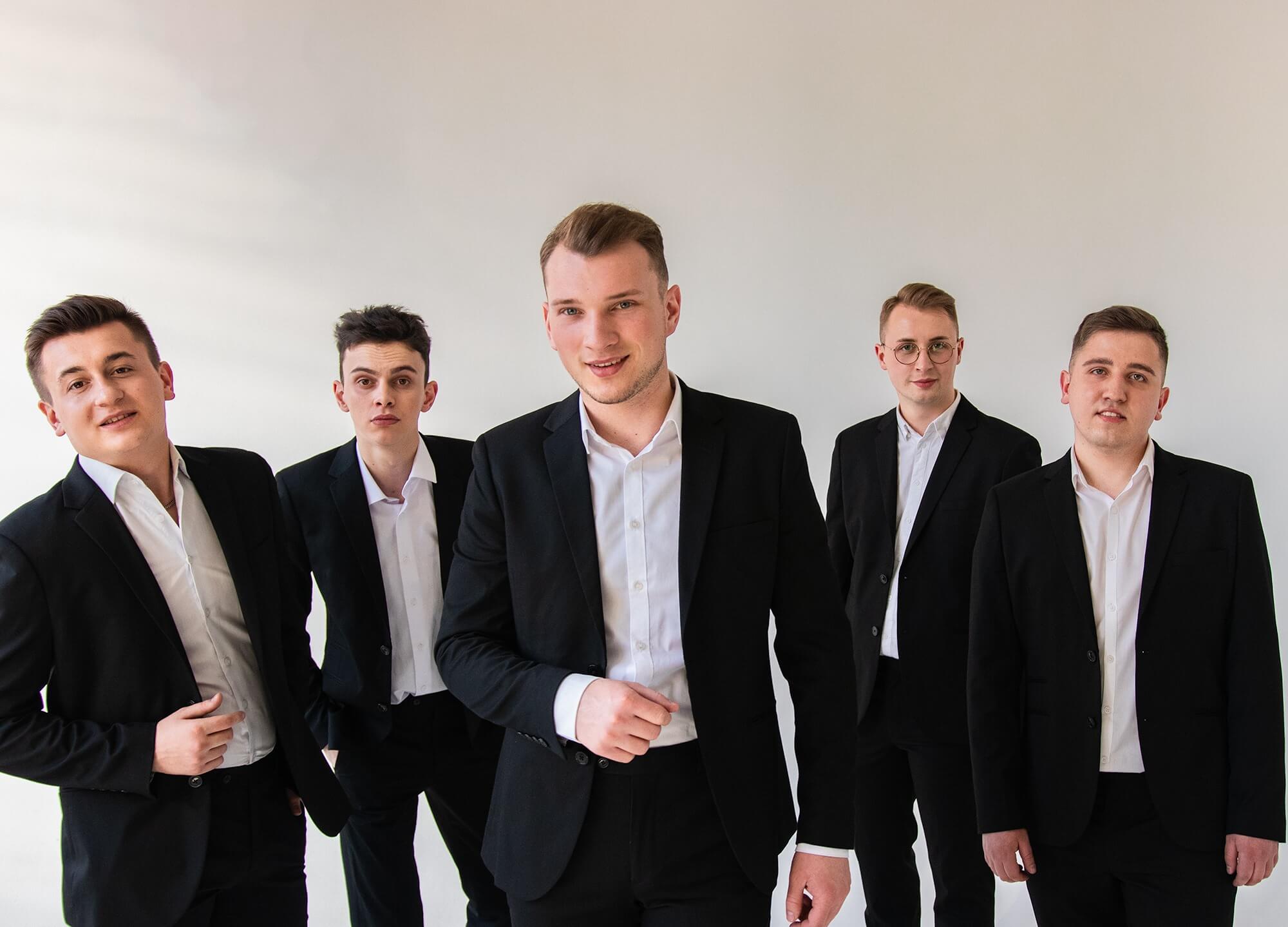 Франківський гурт “ADORO” заспівав всесвітньо відому пісню «Hallelujah» (ВІДЕО)