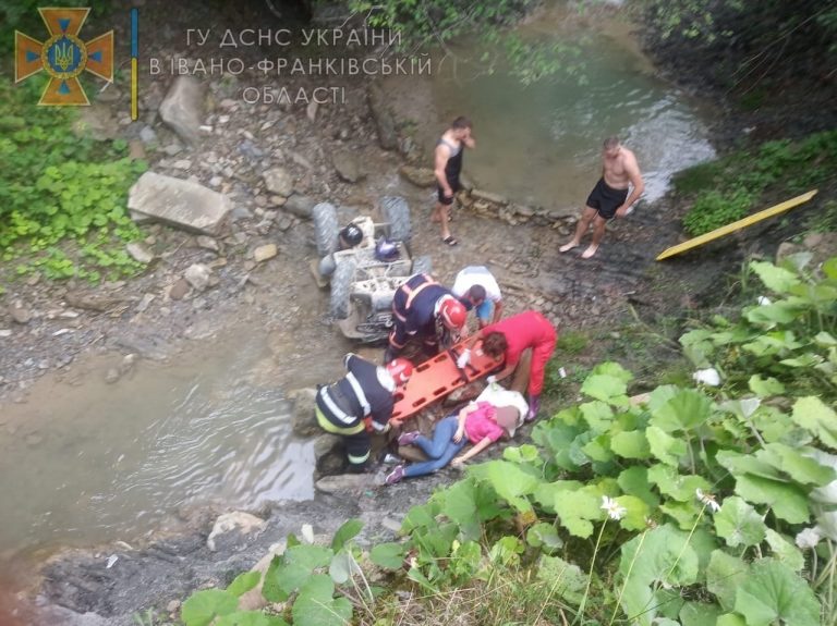 На квадроциклах у Верховині травмувалися двоє громадян Білорусі (ФОТО)