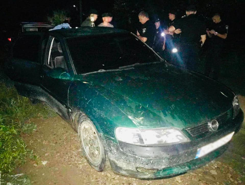 У Франківську з незаконною зброєю “попалися” білорус та киянин (ФОТО)