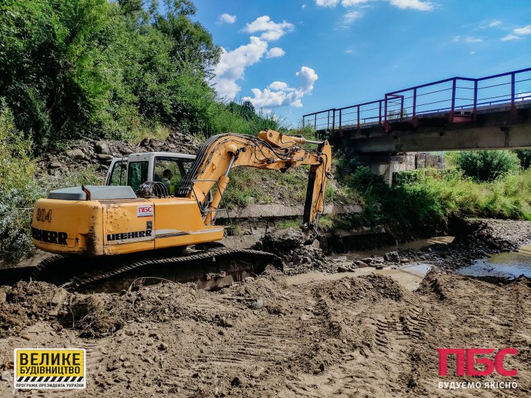 Один з найскладніших мостів в області відремонтують на Надвірнянщині (ФОТО)