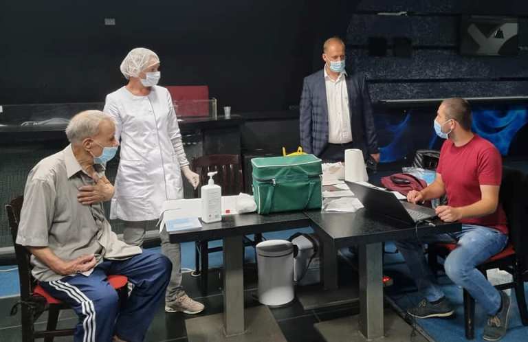 Темпи вакцинації на Прикарпатті покращилися, але цього все ще замало, – Дмитренко