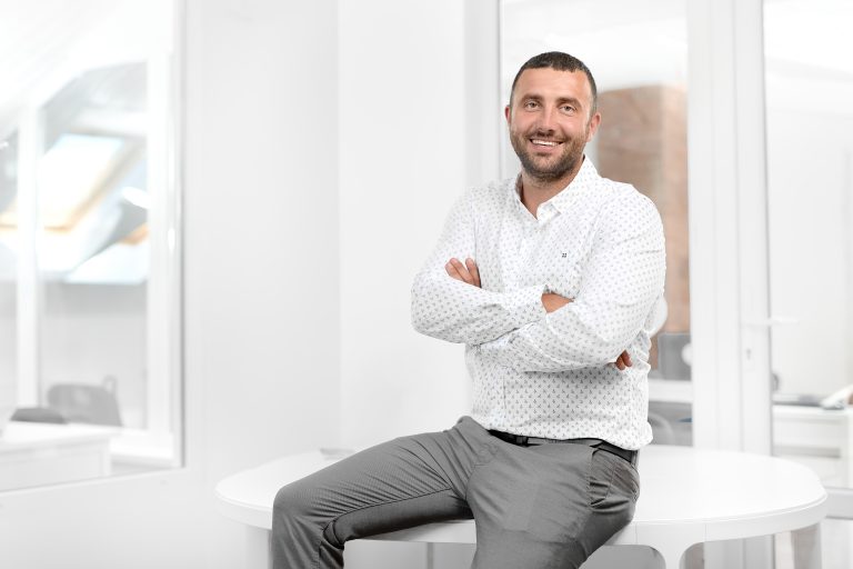 Шість питань продавцю житла, які слід уточнити телефоном: франківський рієлтор Віктор Фурдіяка